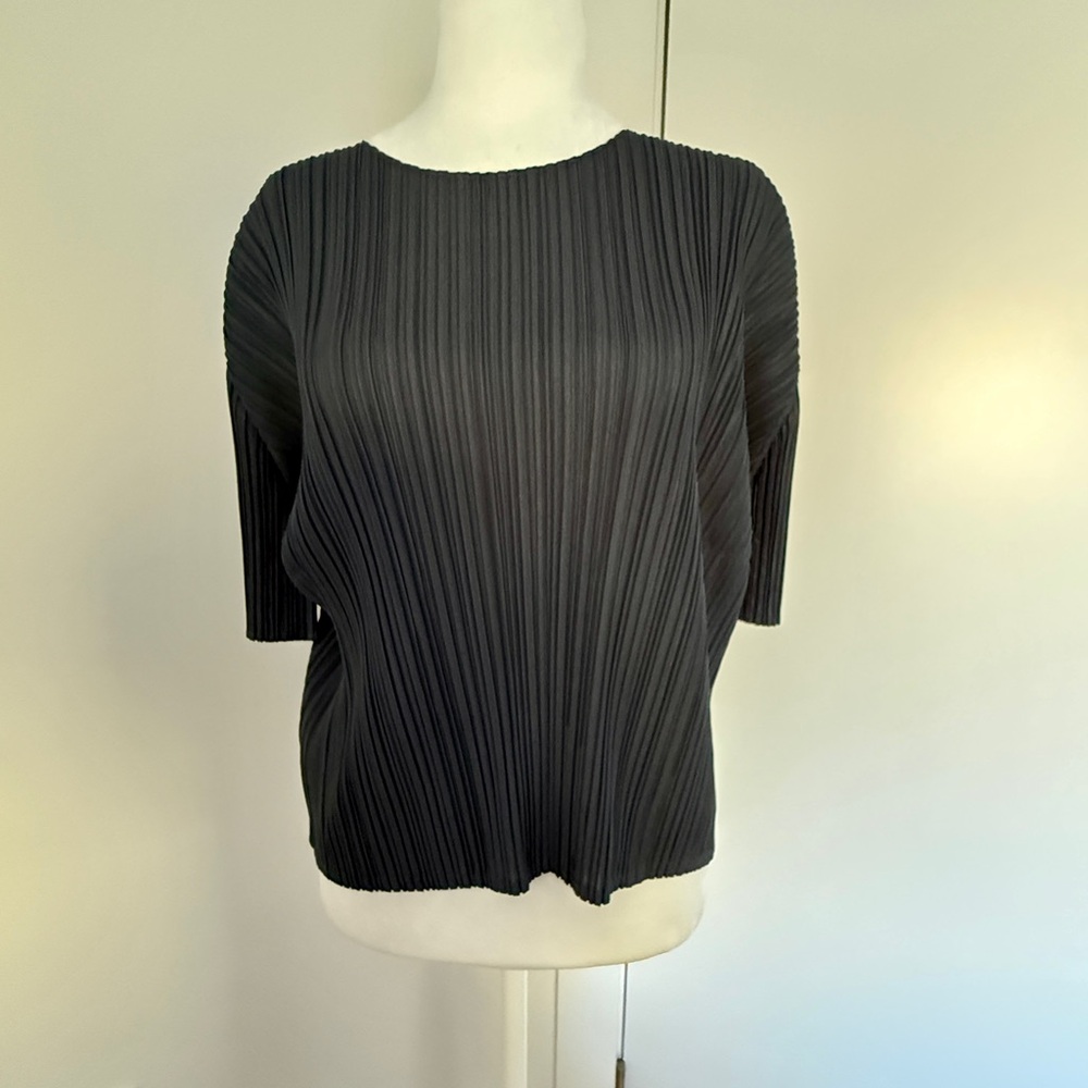 Pleats Please by Issey Miyaki dark navy gray top size 3